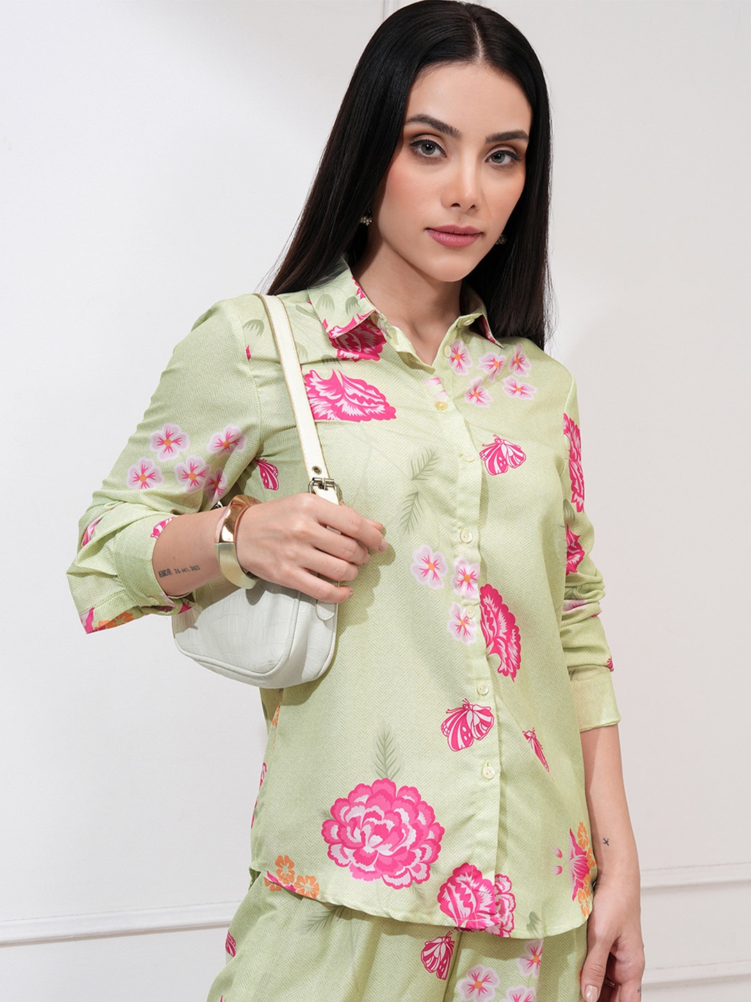 

Vishudh Printed Shirt With Trouser Co-Ords, Green