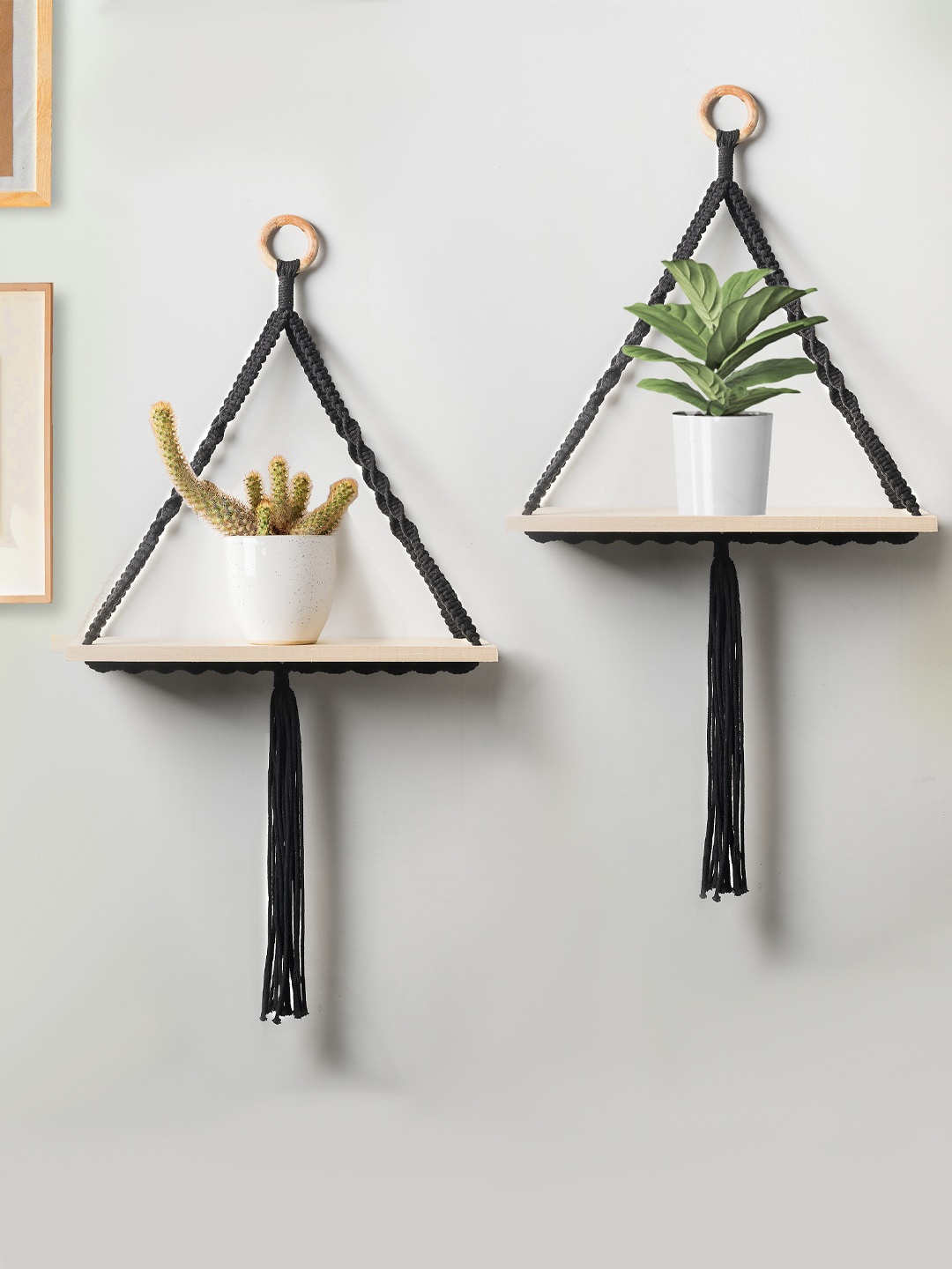 

Decazone Black & Cream 12 Pieces Wooden Macrame Wall Hanging Shelf