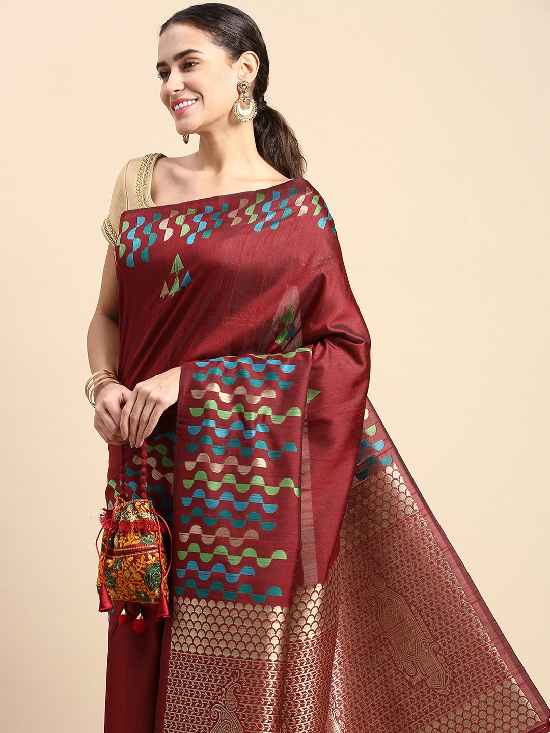 

VISHNU WEAVES Woven Design Zari Banarasi Saree, Maroon