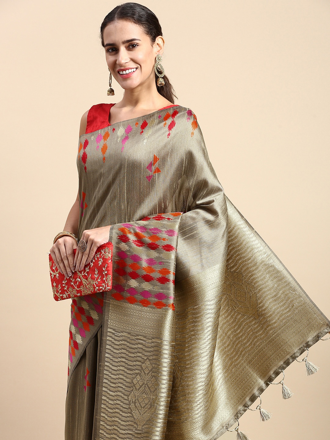

VISHNU WEAVES Woven Design Zari Banarasi Saree, Beige