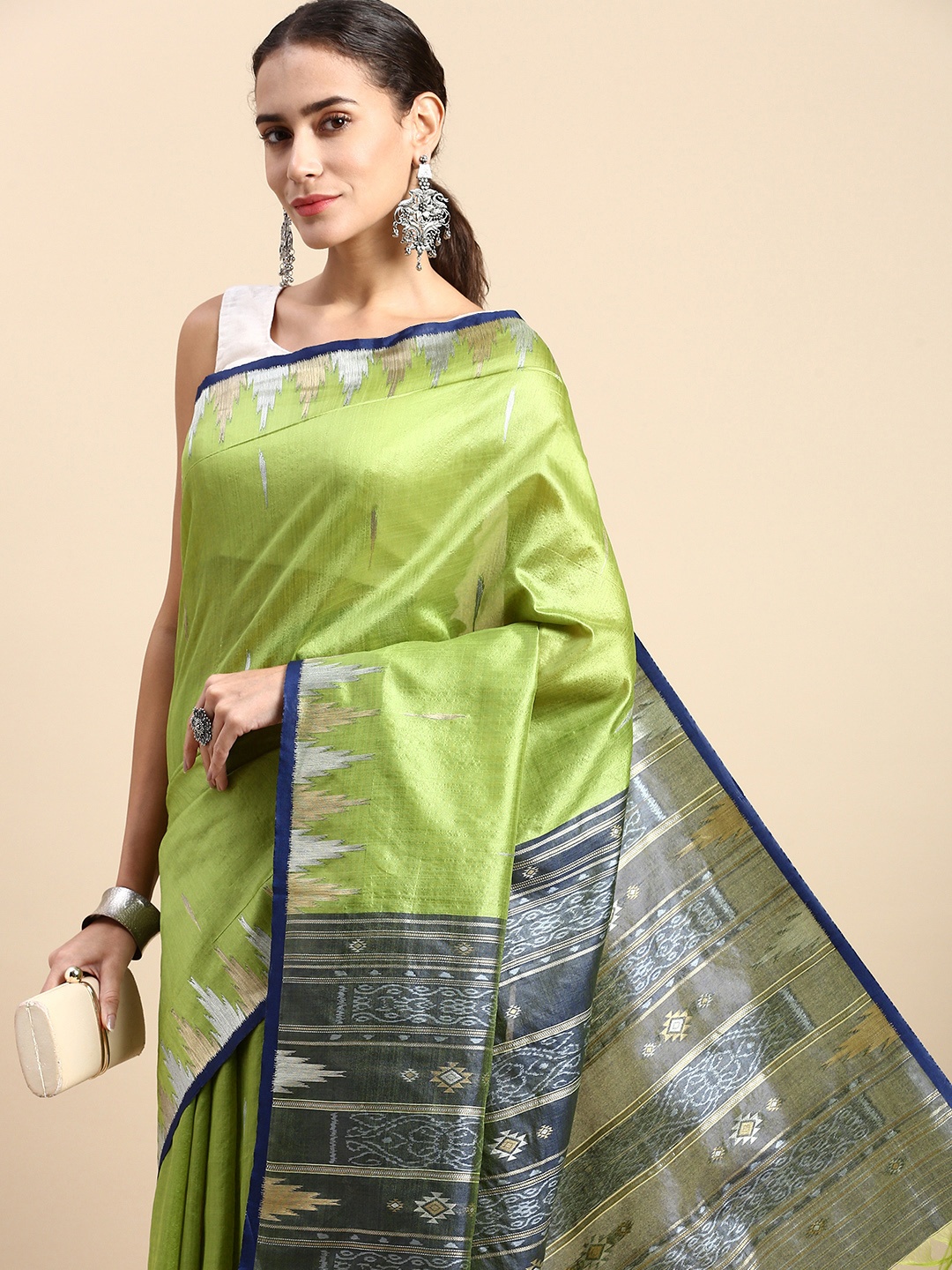 

VISHNU WEAVES Woven Design Zari Banarasi Saree, Lime green