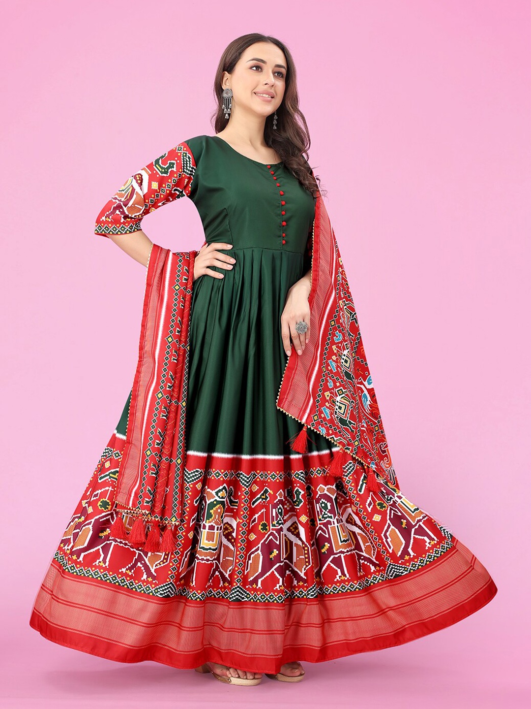 

N N ENTERPRISE A Selection of 2 Ethnic Motif Printed Pleated Anarkali Kurta With Dupatta, Green