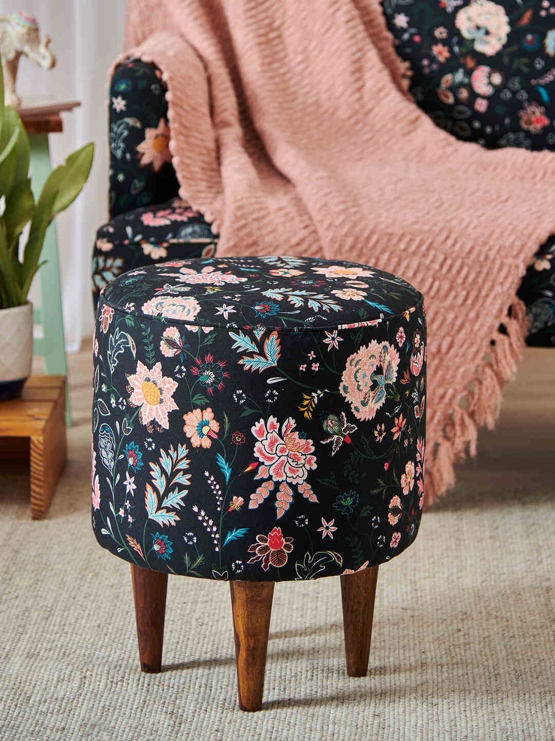 

Chumbak Black & Pink Floral-Printed Round Shaped Leg Ottoman