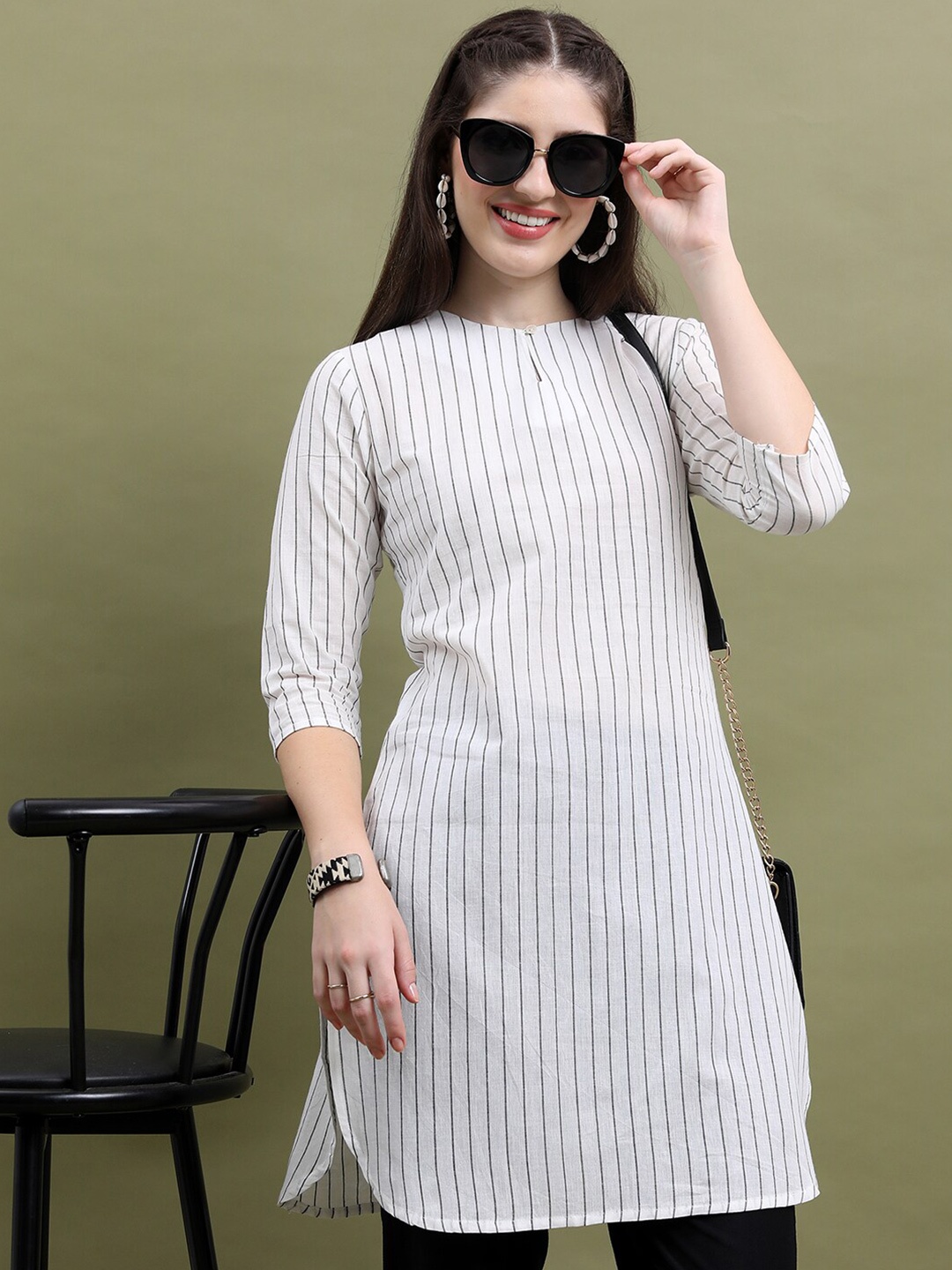 

Vishudh Striped Keyhole Neck Cotton Straight Kurta, Off white