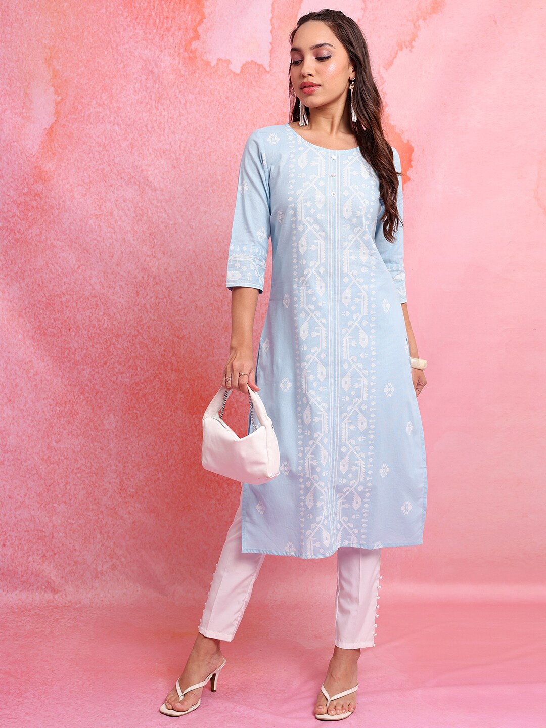 

Vishudh Flared Sleeves Chikankari Kurta, Blue