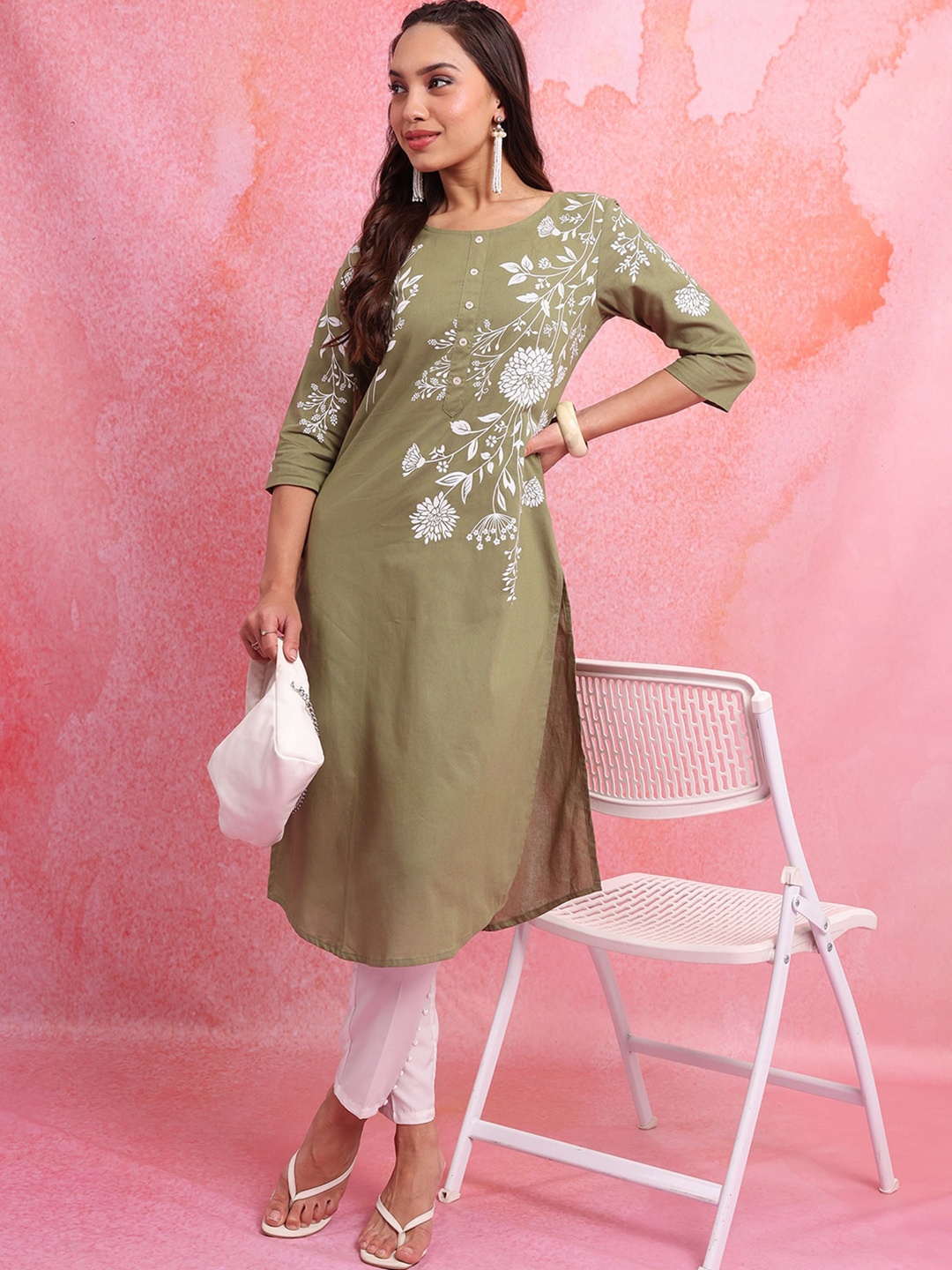 

Vishudh Green Floral Printed Pure Cotton Straight Kurta