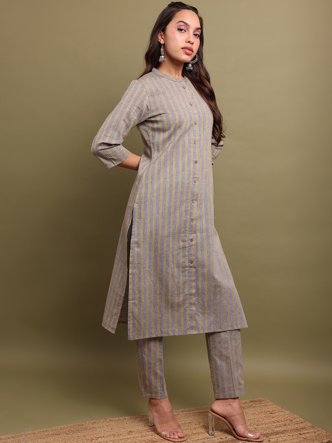 

Vishudh Grey Striped Mandarin Collar Cotton Straight Kurta