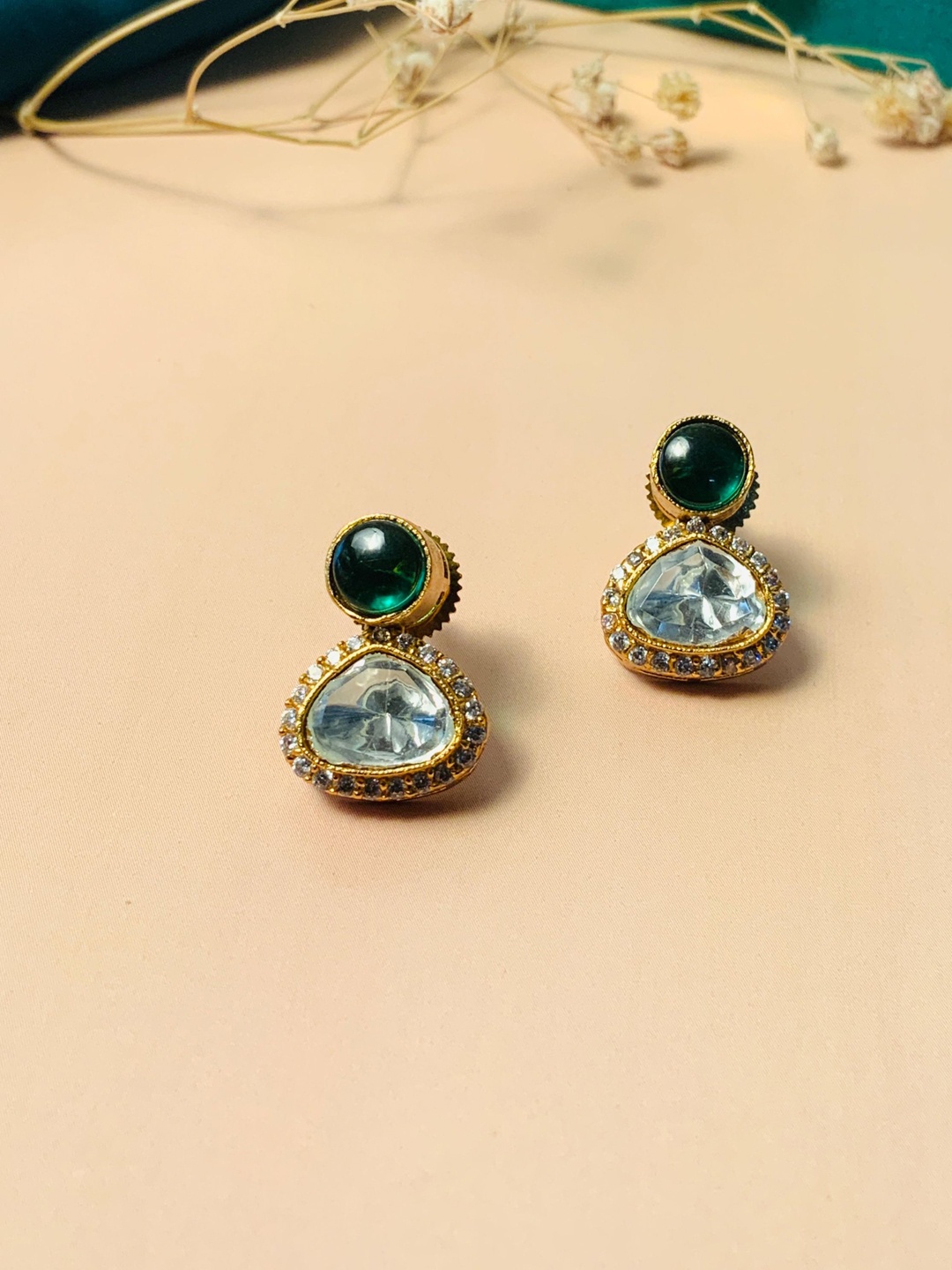 

ABDESIGNS Gold-Plated Classic Kundan Studs Earrings