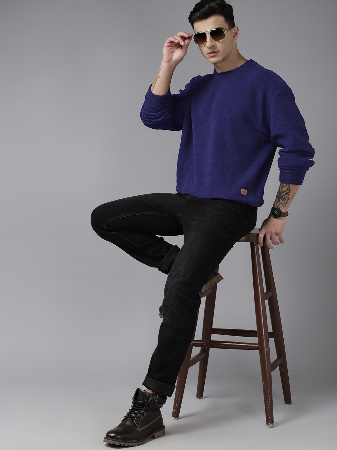 

Roadster Men Solid Sweatshirt, Navy blue