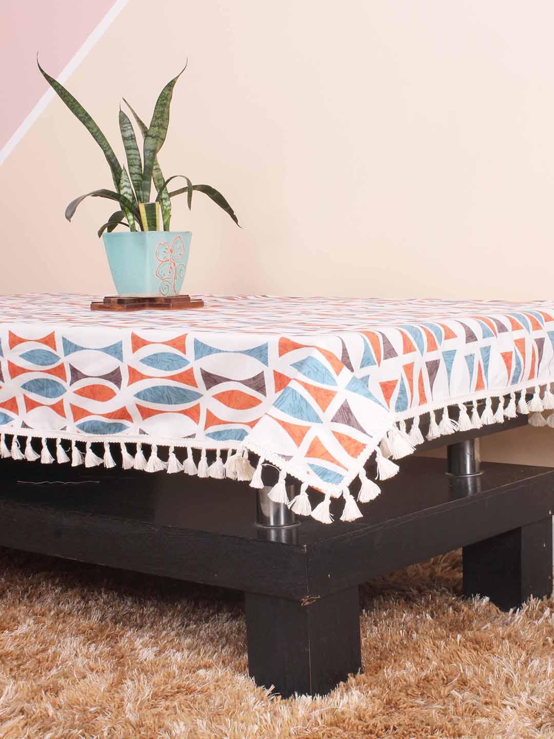 

STITCHNEST White & Red Printed Cotton 4-Seater Table Cover