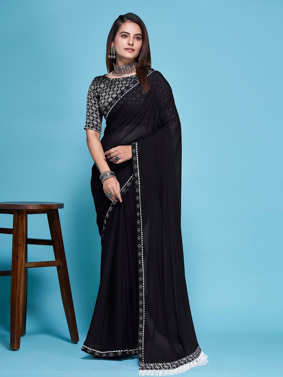 

TEREZA Embellished Beads & Stones Pure Georgette Belted Saree, Black