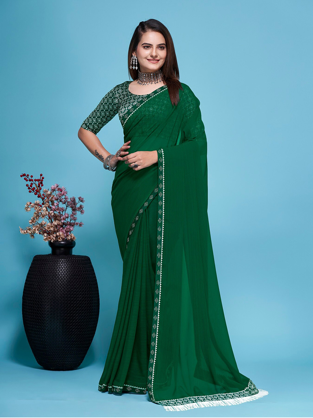 

TEREZA Solid Pure Georgette Saree, Green