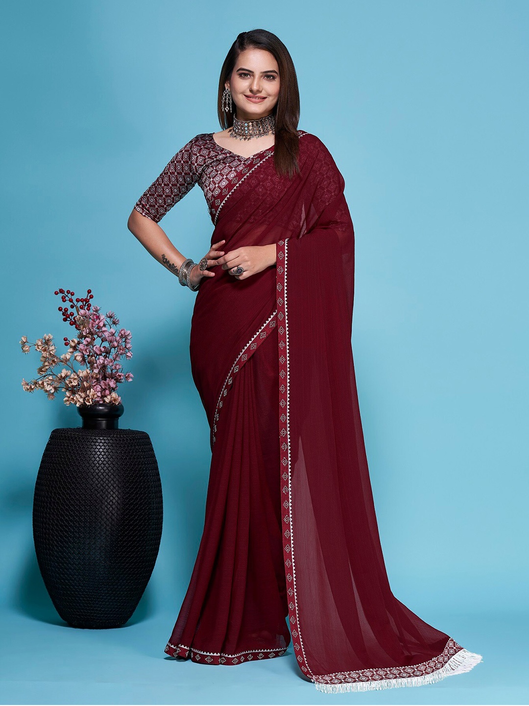 

TEREZA Solid Pure Georgette Saree, Maroon