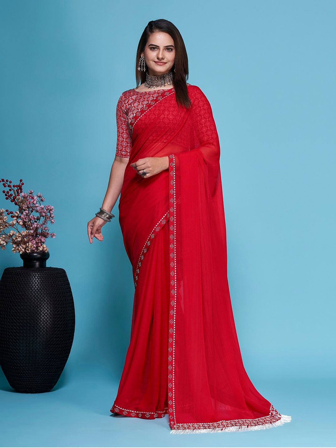 

TEREZA Solid Pure Georgette Saree, Red