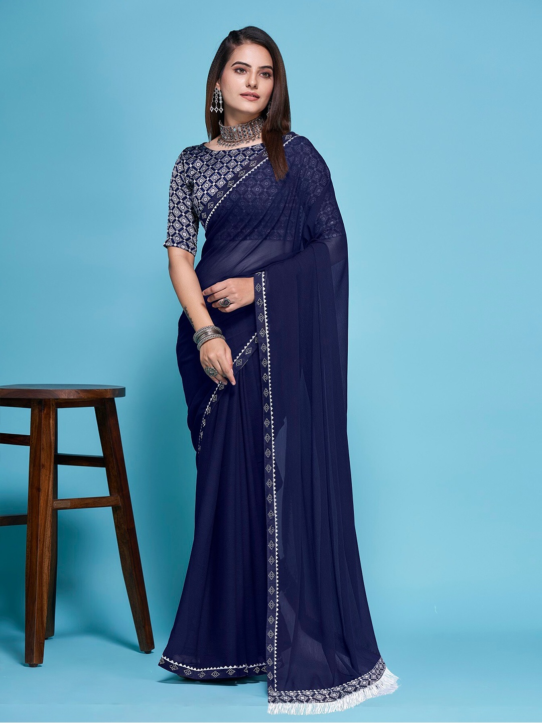 

TEREZA Solid Pure Georgette Saree, Navy blue