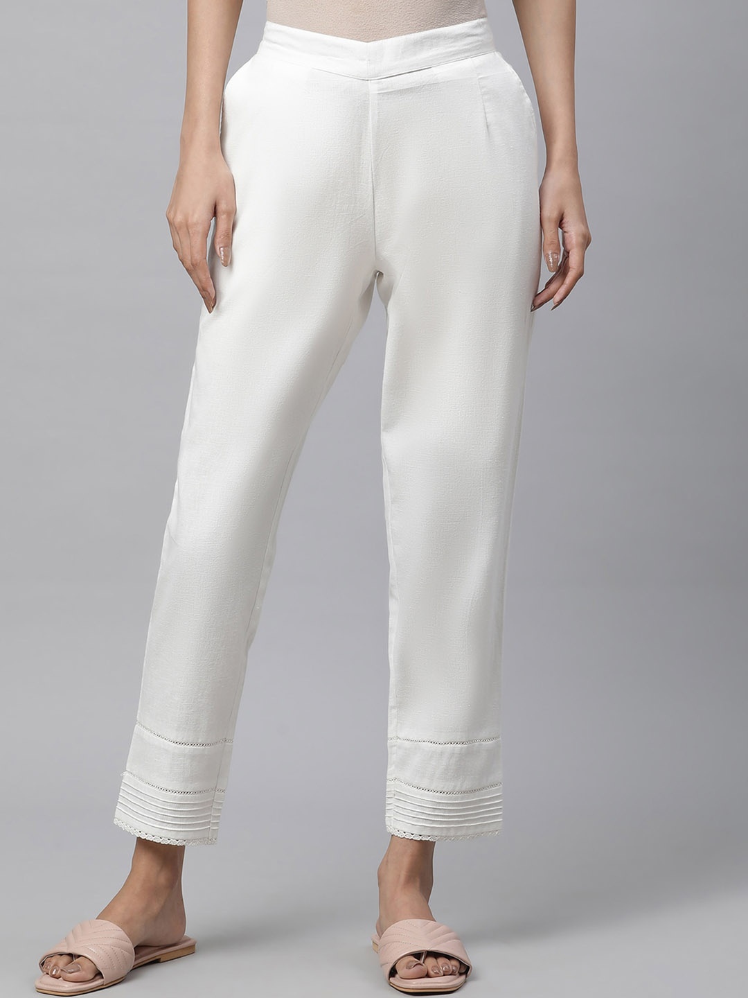 

AURELIA Women Slim Fit Trousers, White