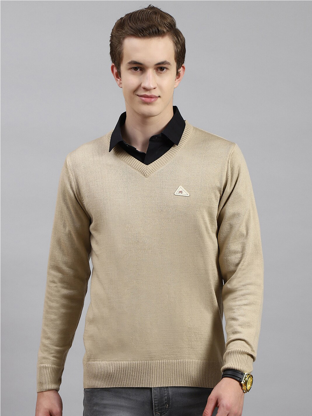 

Monte Carlo V-Neck Woollen Pullover, Camel brown