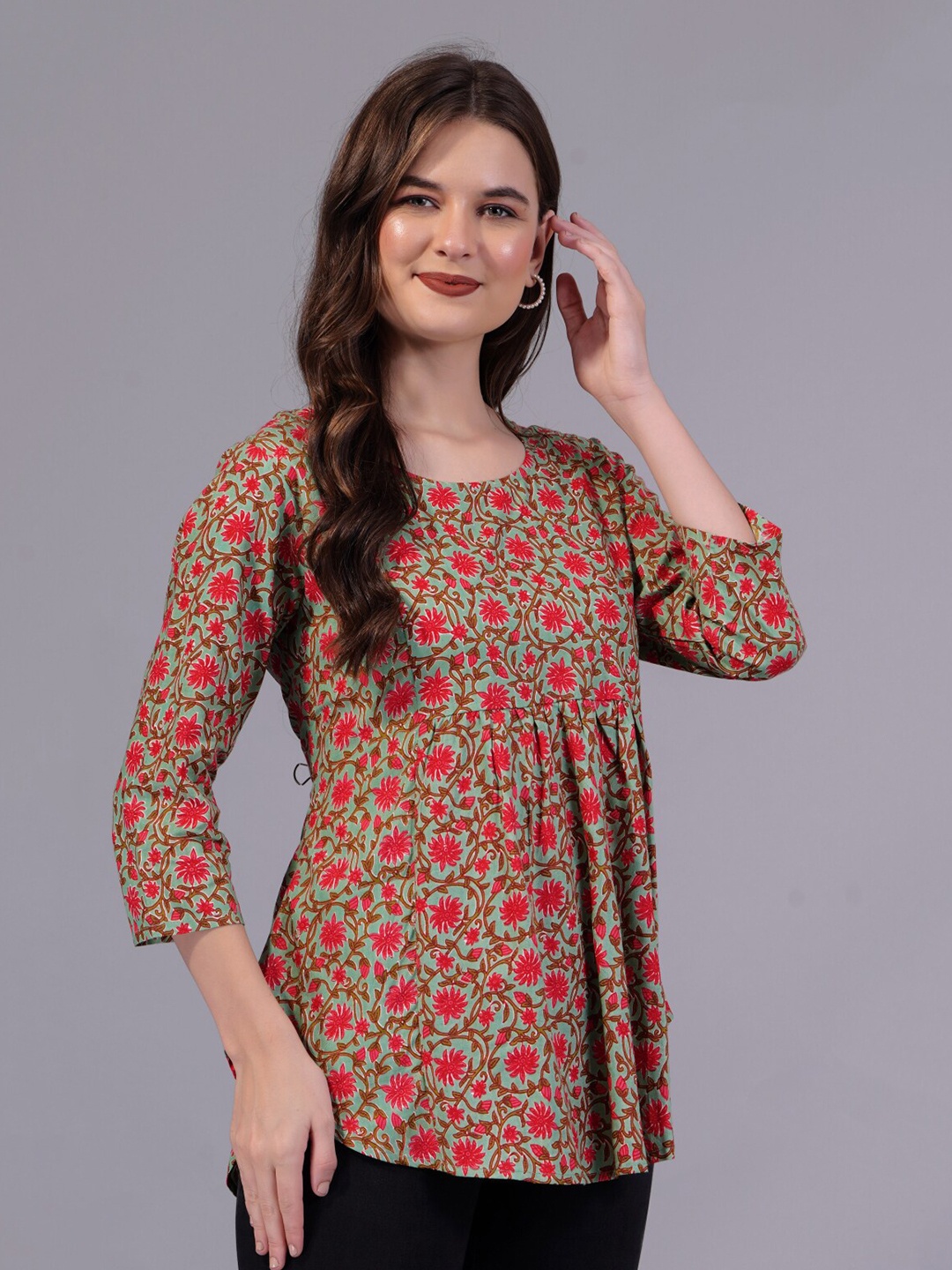 

Aarti Fashion Floral Printed Round Neck Top, Green