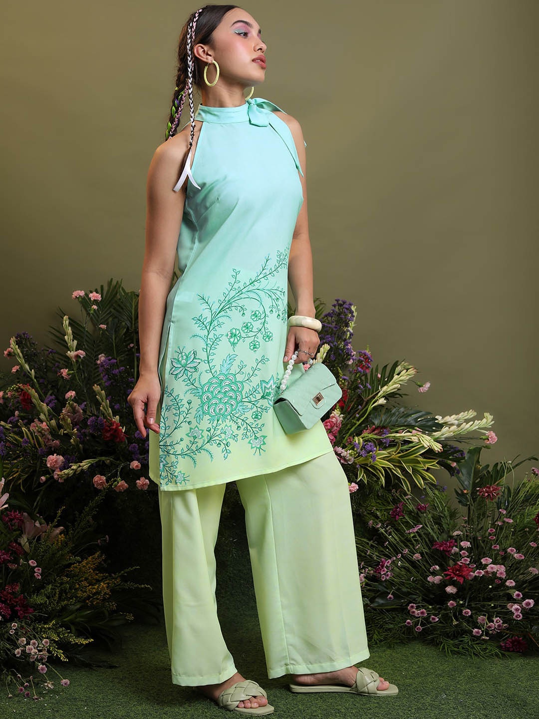 

Vishudh Lime Green Floral Printed Halter Neck Kurta & Palazzo