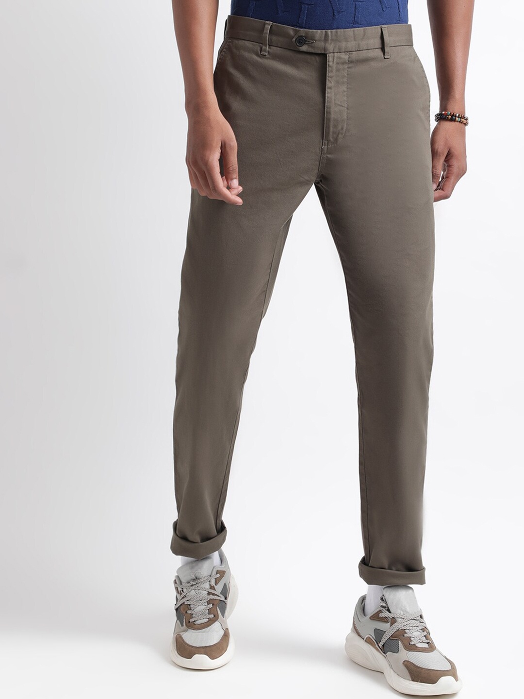 

Iconic Men Regular Fit Mid Rise Chinos, Olive