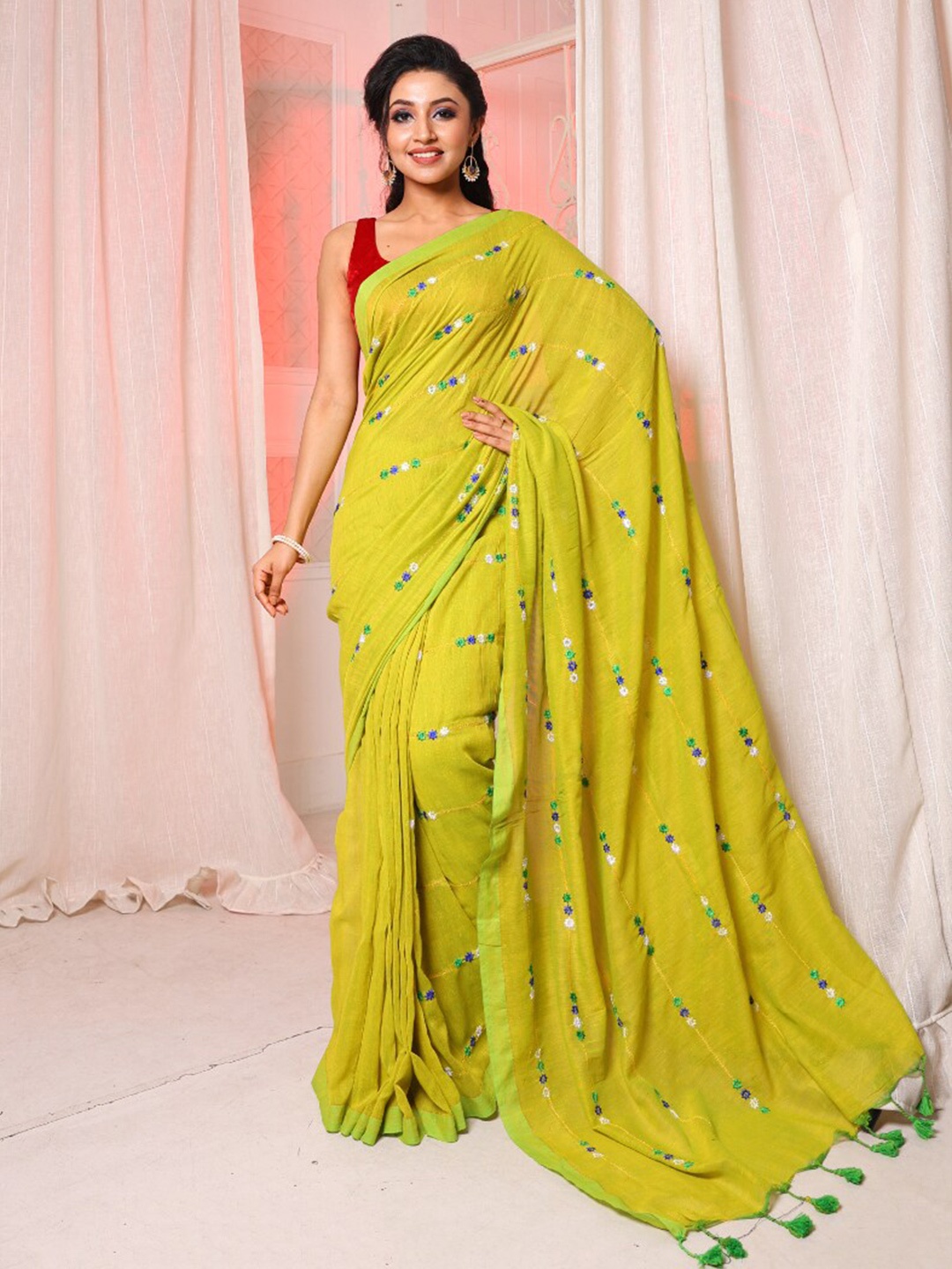 

Arhi Floral Embroidered Pure Cotton Saree, Lime green