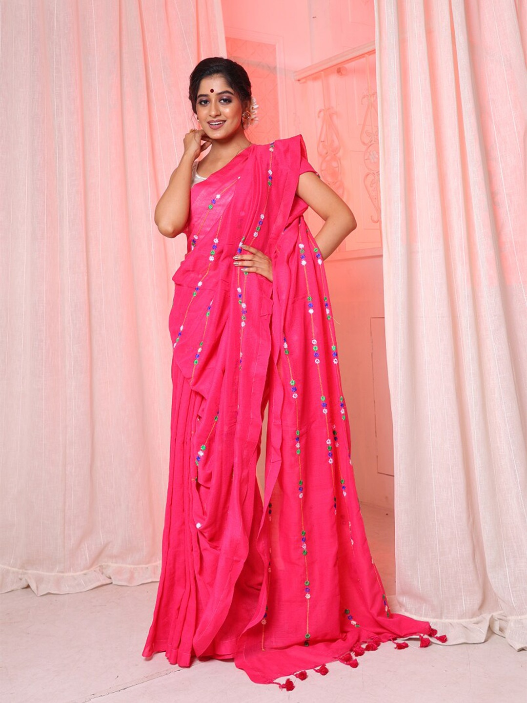 

Arhi Floral Embroidered Pure Cotton Saree, Pink