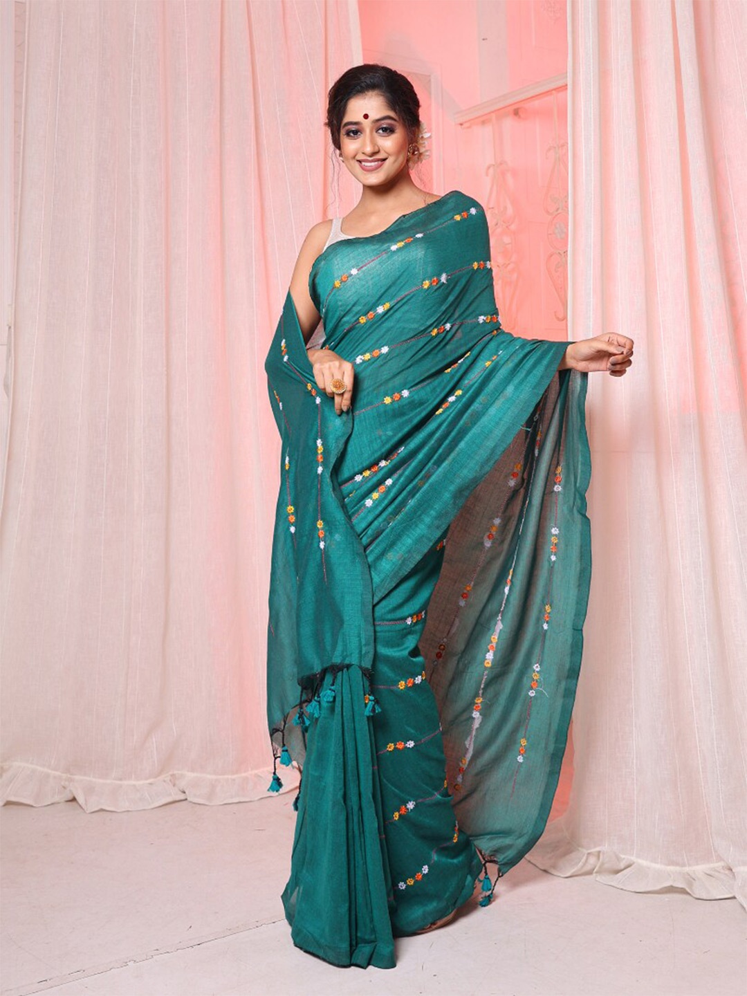 

Arhi Floral Embroidered Pure Cotton Saree, Teal