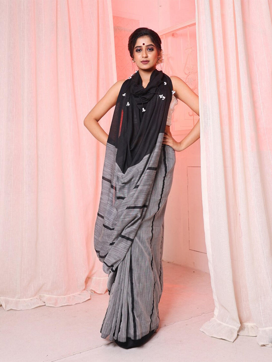 

Arhi Striped Pure Cotton Saree, Grey