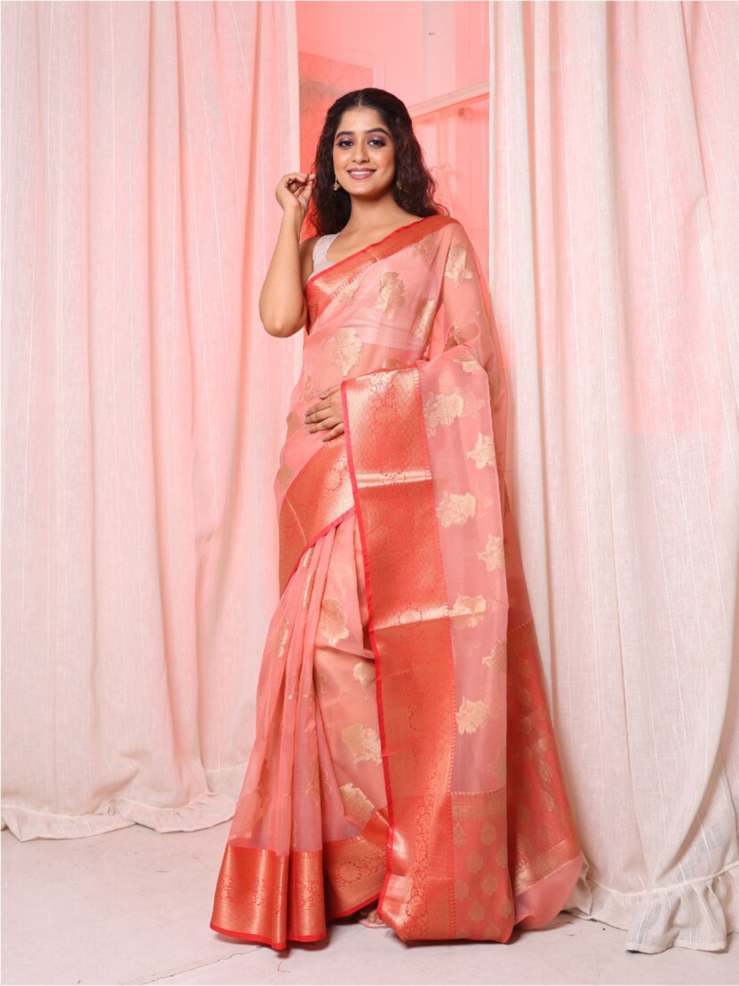 

Arhi Woven Design Zari Detailed Organza Saree, Pink