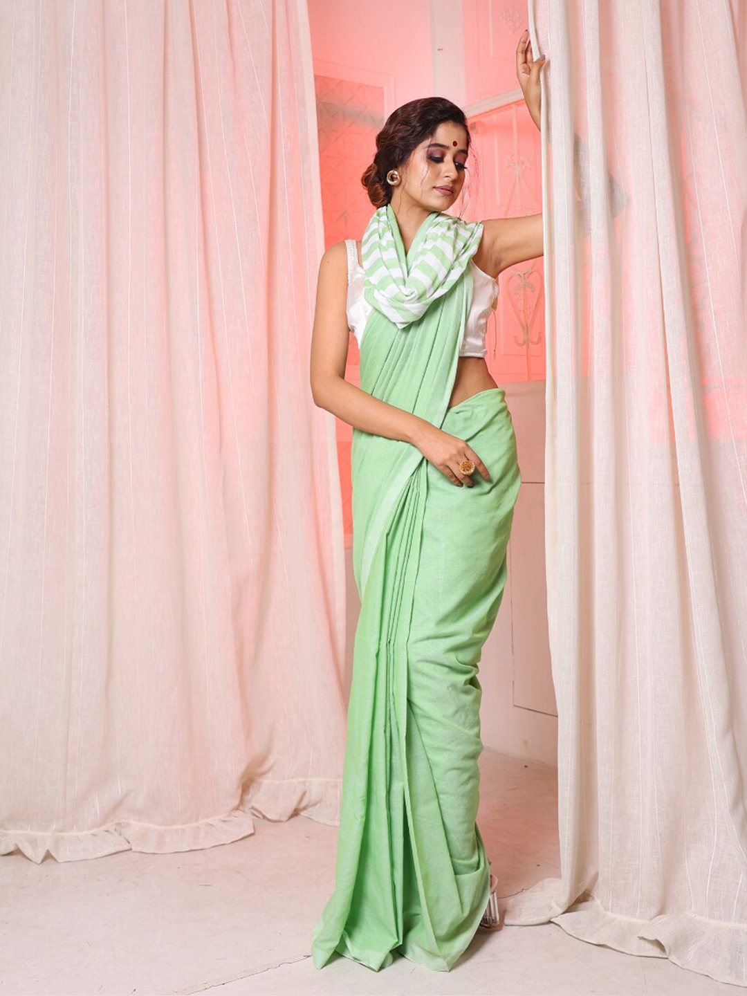 

Arhi Striped Woven Design Pure Cotton Saree, Green