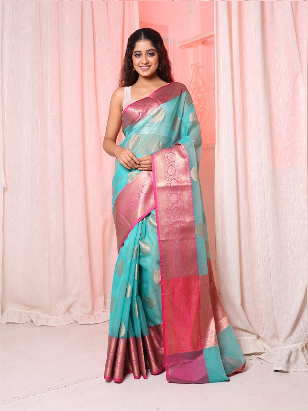 

Arhi Woven Design Zari Detailed Organza Saree, Turquoise blue