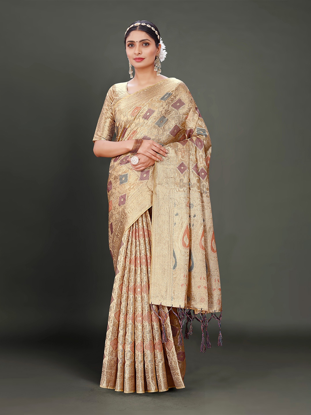 

Nimayaa Ethnic Motifs Woven Design Zari Organza Kanjeevaram Saree, Beige