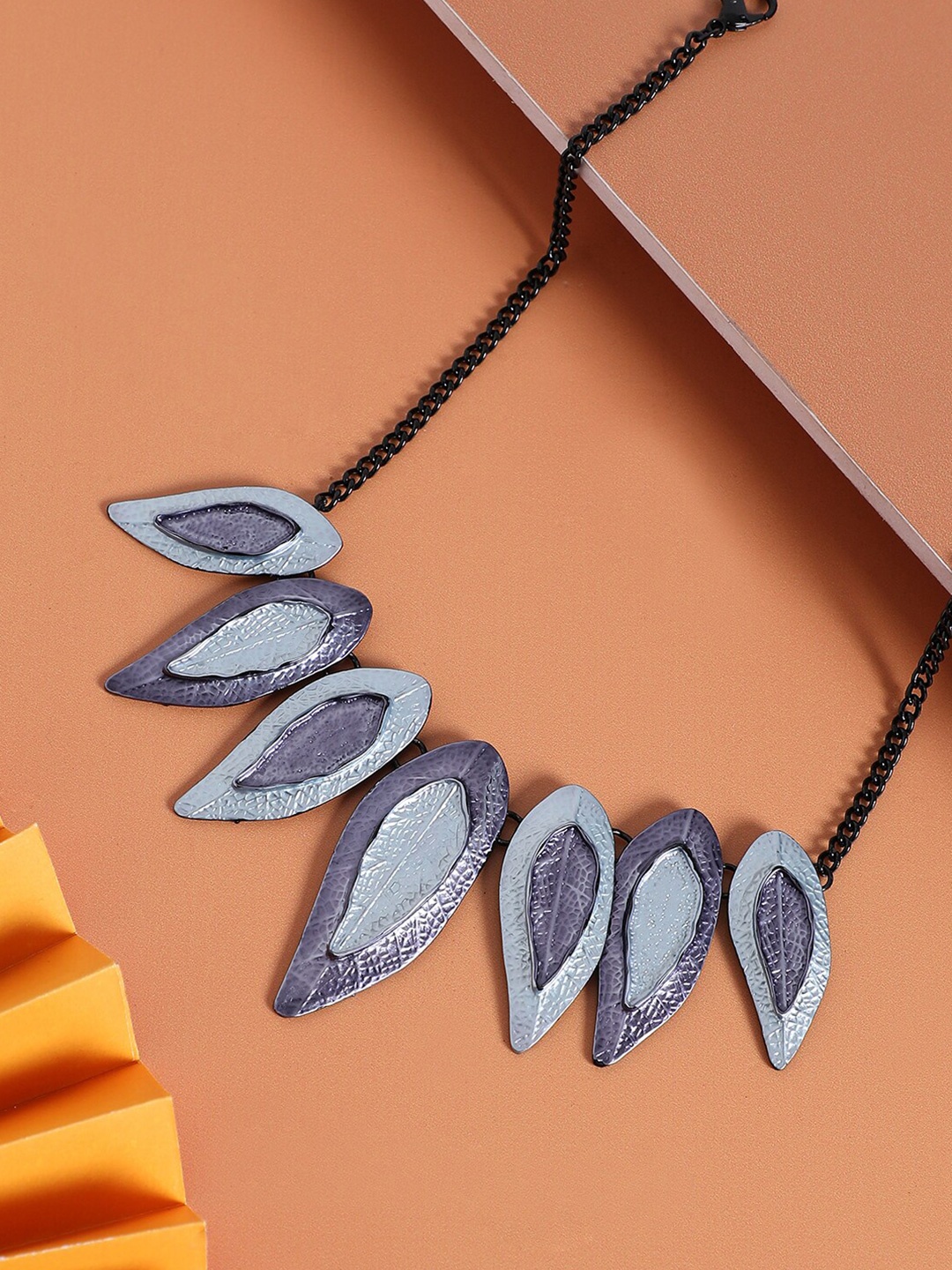 

SOHI Leaf Shaped Necklace, Blue