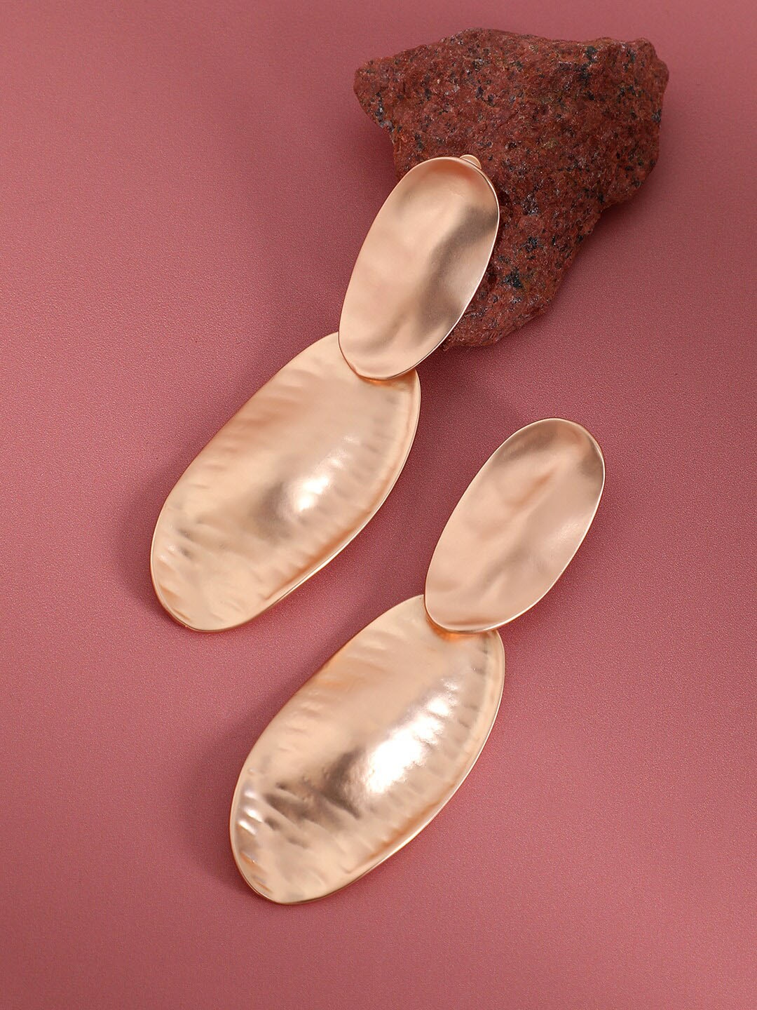 

SOHI Gold-Plated Contemporary Oblong Drop Earrings