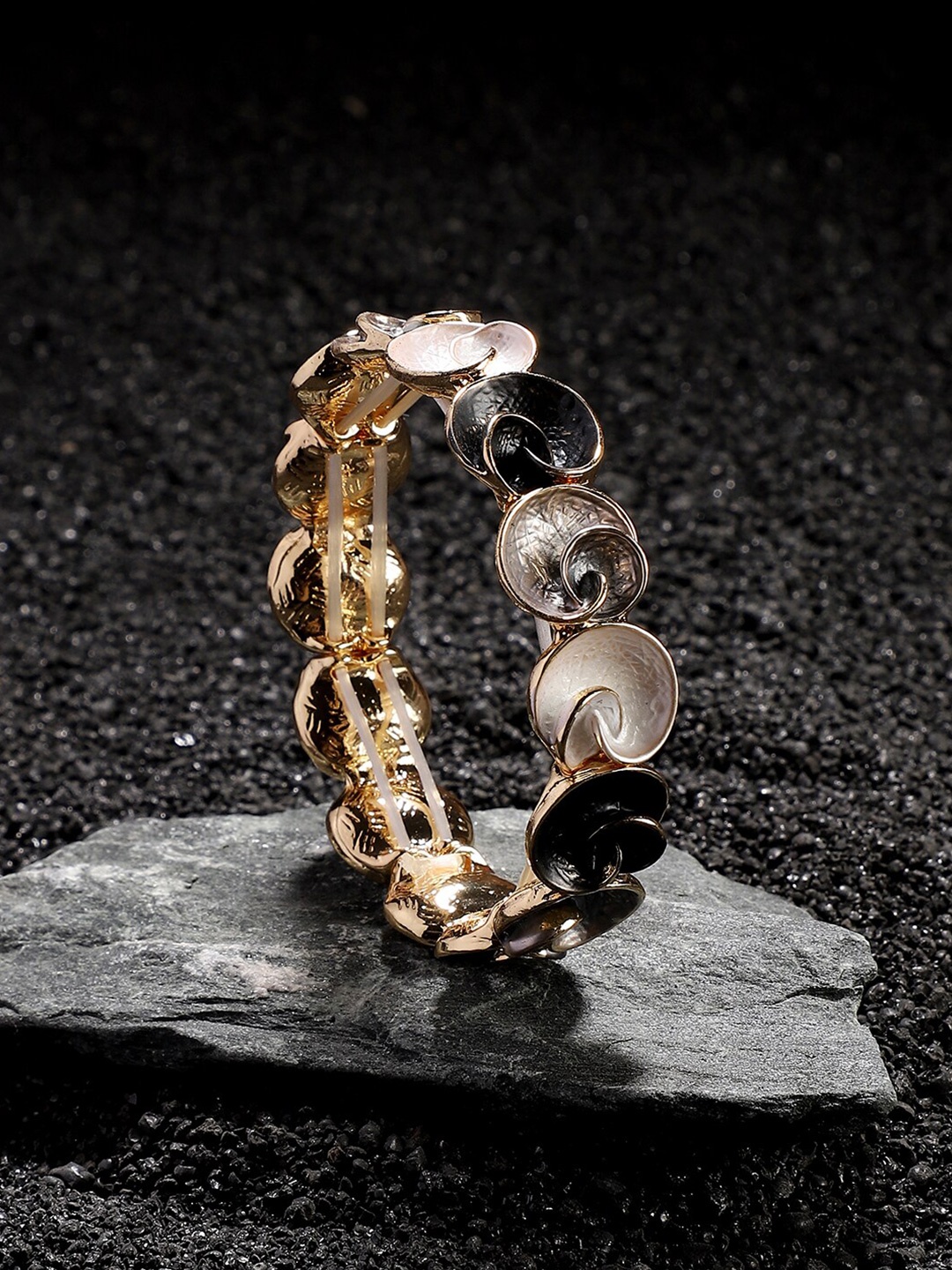 

SOHI Gold Plated Elasticated Bracelet