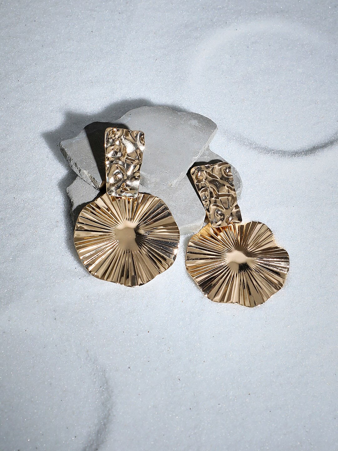 

SOHI Gold-Plated Contemporary Textured Drop Earrings