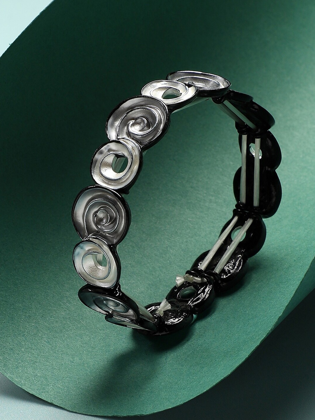 

SOHI Flower Shaped Elasticated Bracelet, Black