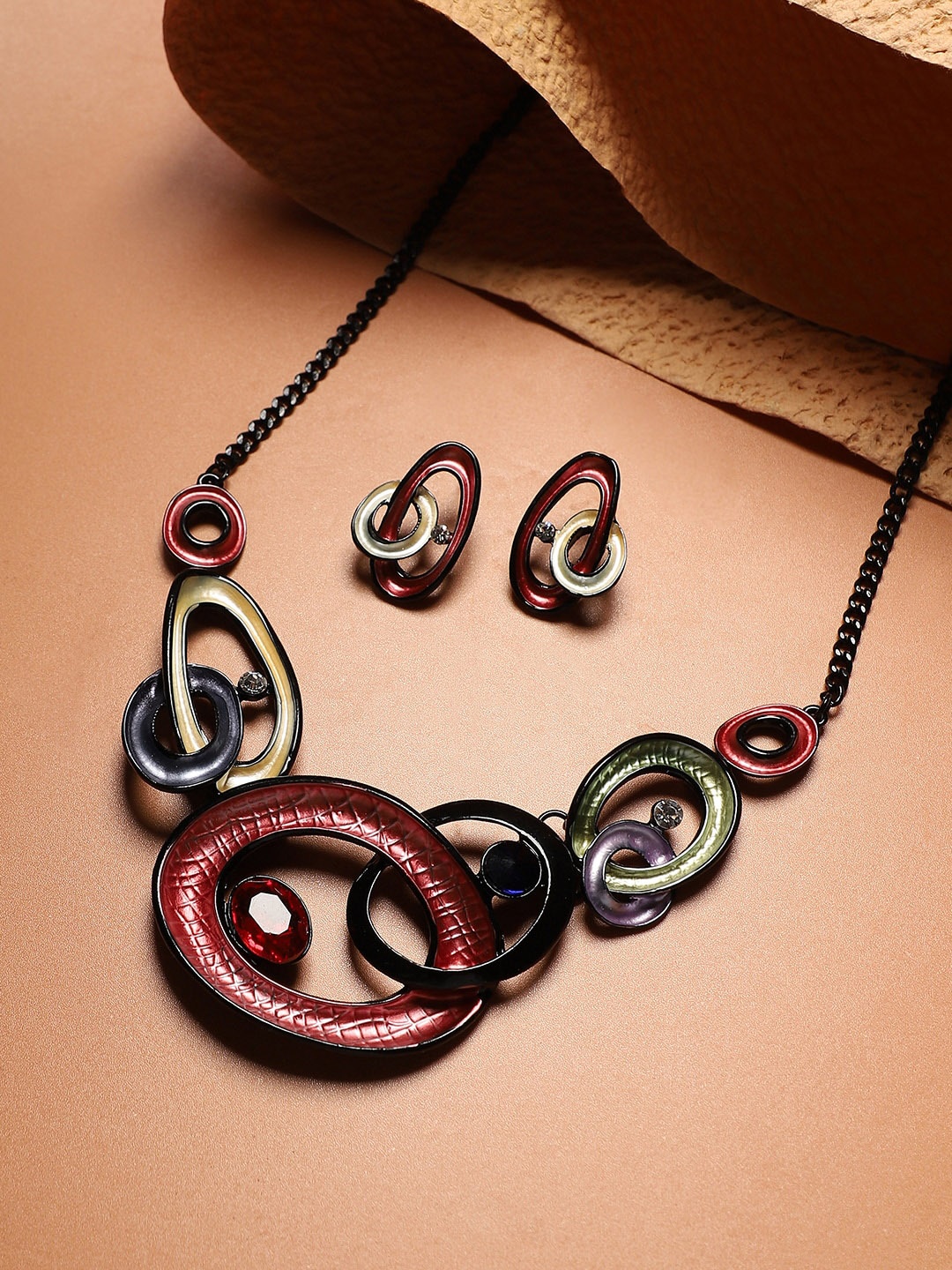 

SOHI Textured Stone Necklace & Earrings, Black