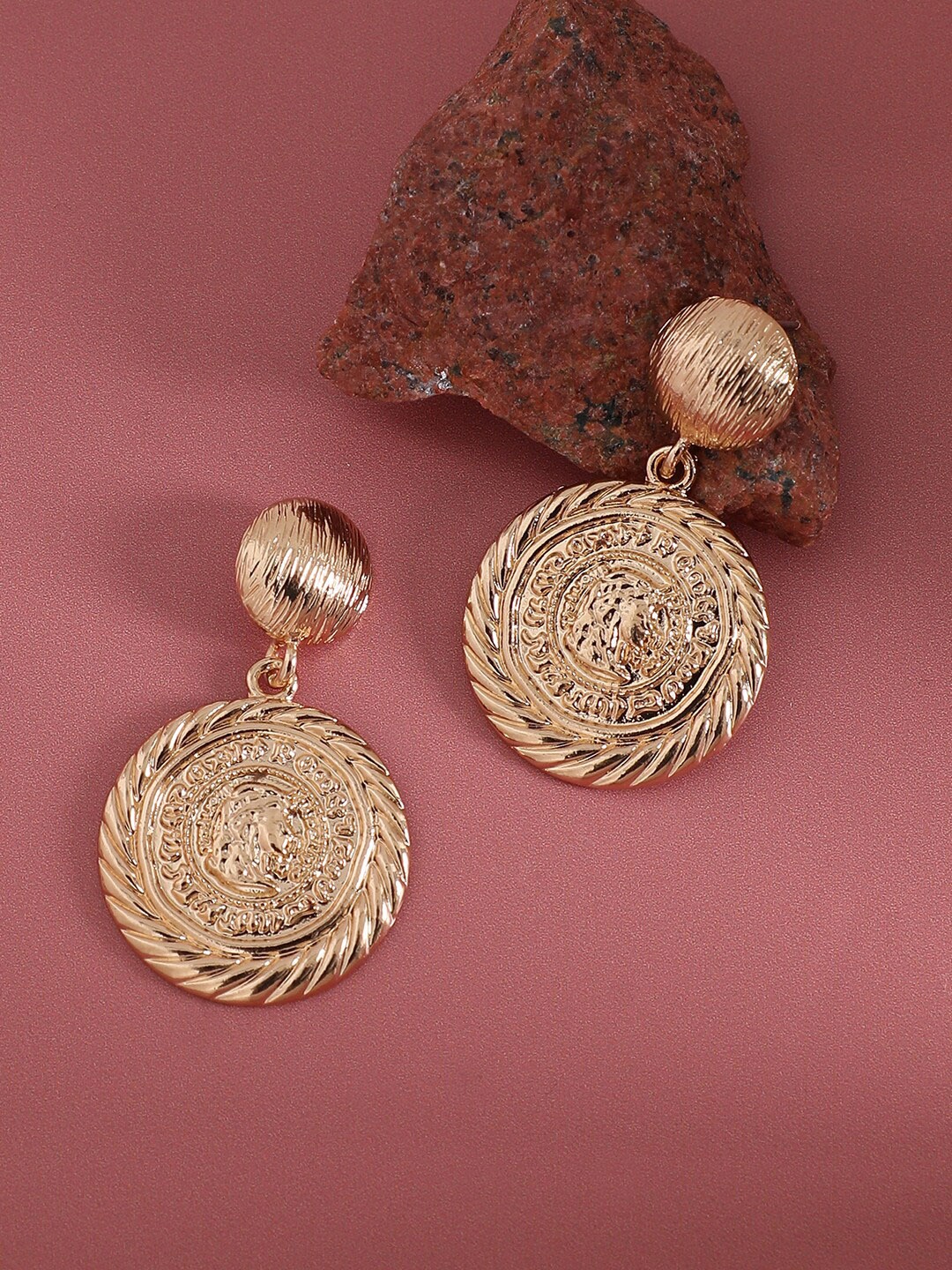 

SOHI Gold-Plated Textured Contemporary Drop Earrings