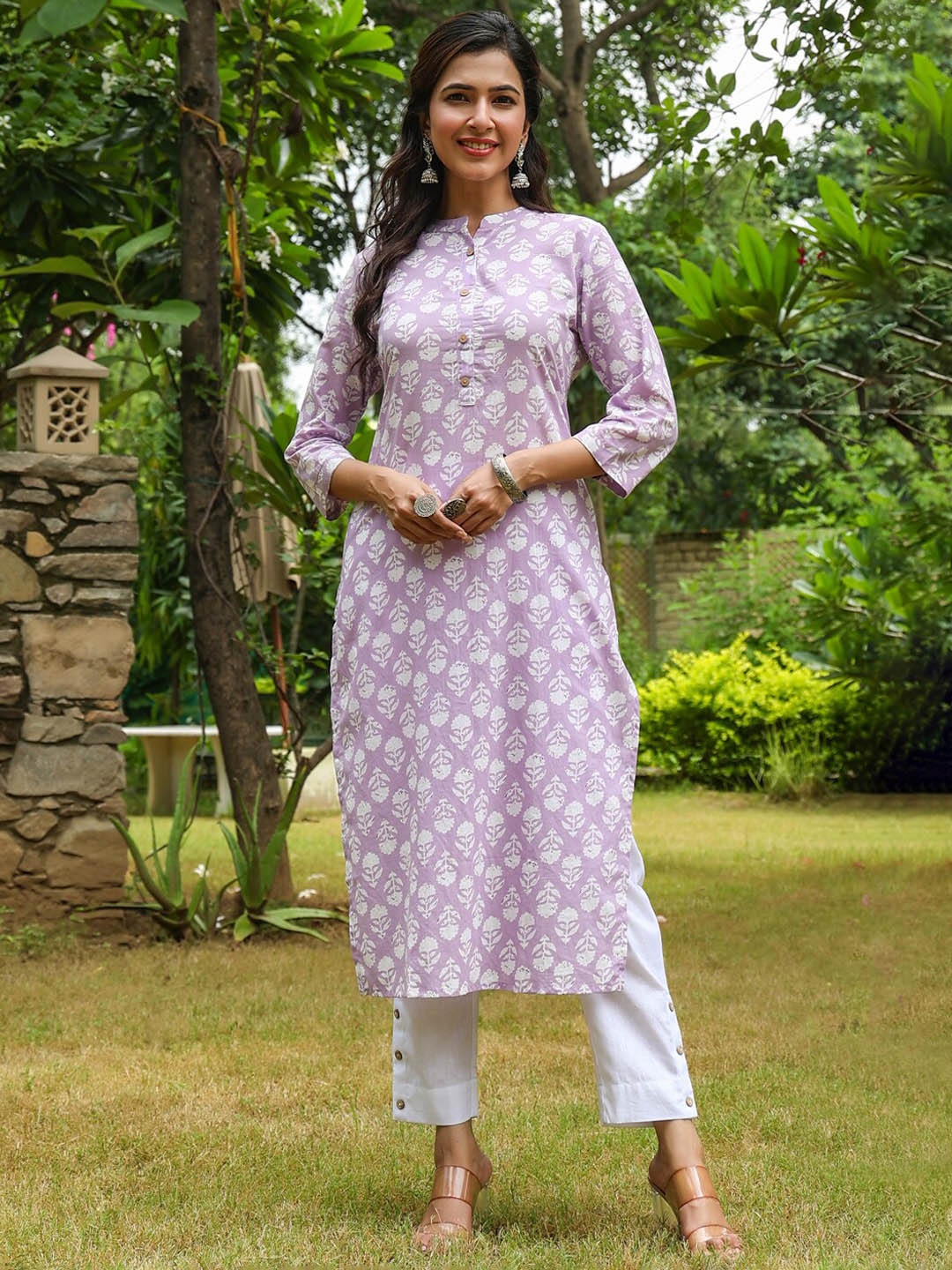 

PIROH Floral Printed Pure Cotton Straight Kurta, Lavender