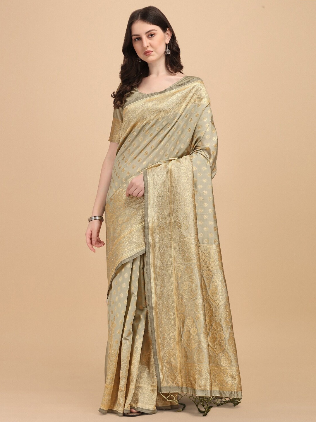 

DIVASTRI Floral Woven Design Zari Banarasi Saree, Cream