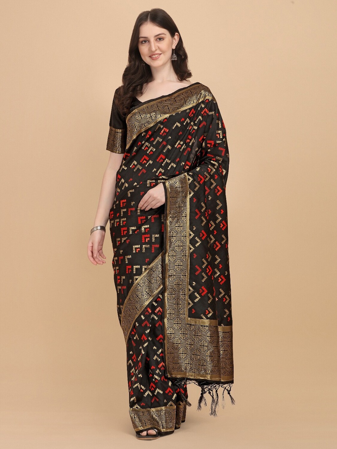 

DIVASTRI Geometric Woven Design Zari Banarasi Saree, Black