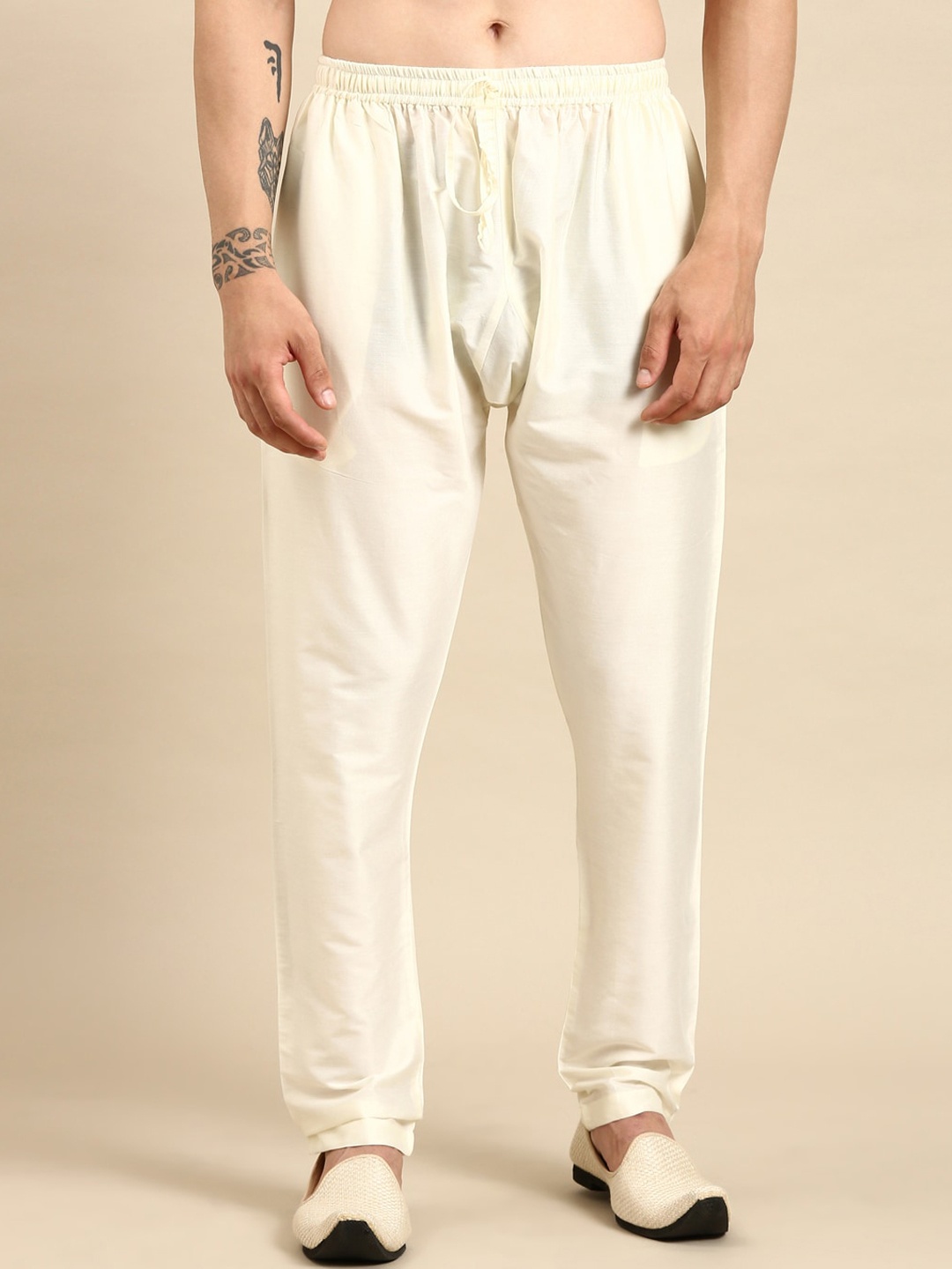 

TheEthnic.Co Men Relaxed Mid Rise Pyjama, Cream