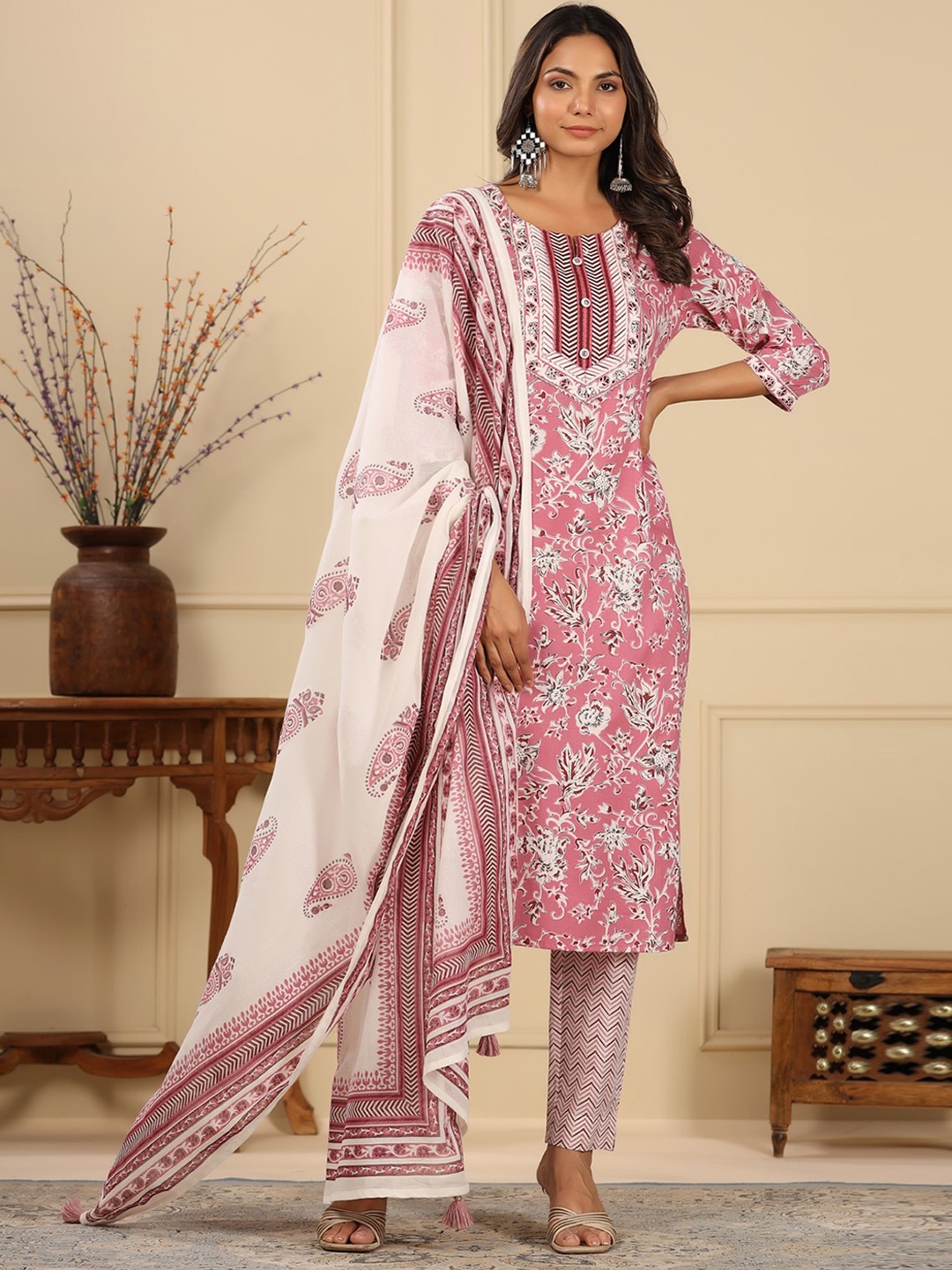 

PIROH Floral Printed Gotta Patti Detail Pure Cotton Kurta with Trousers & With Dupatta, Pink