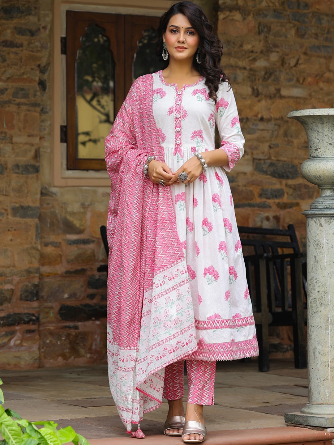 

PIROH Floral Printed Gotta Patti detail Pure Cotton Kurta with Trousers & With Dupatta, White