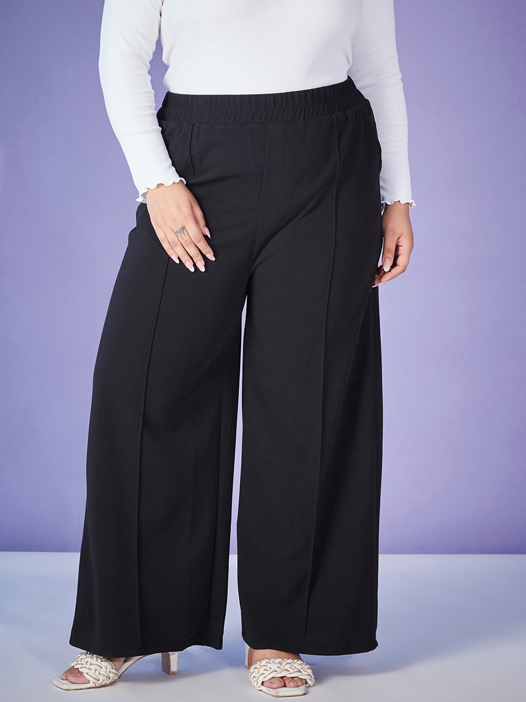 

SASSAFRAS Curve Women Black Straight Fit Mid-Rise Parallel Trousers