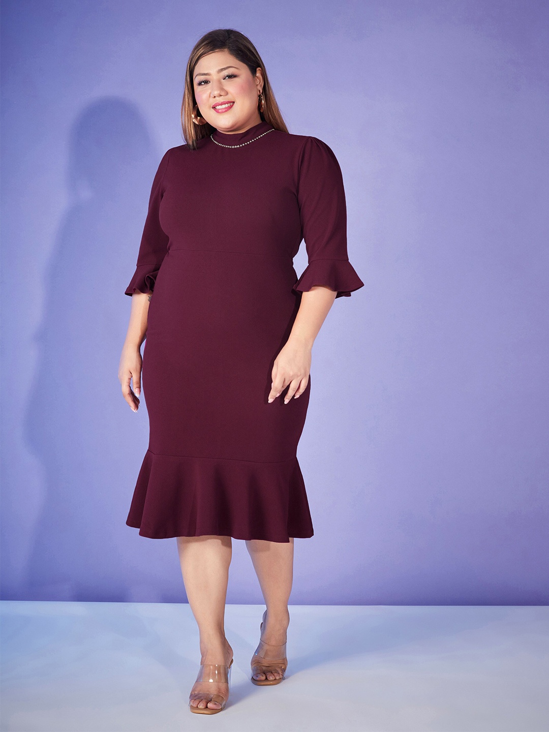 

SASSAFRAS Curve Plus Size Burgundy Bell Sleeve Sheath Dress