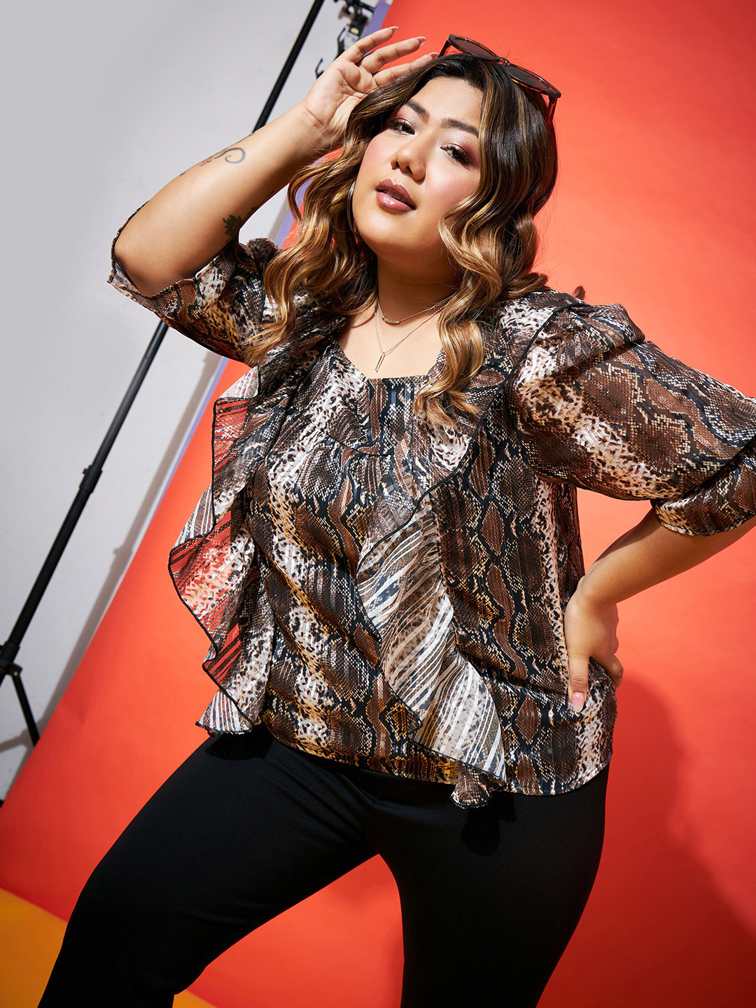 

SASSAFRAS Curve Brown Plus Size Abstract Printed Puff Sleeves Ruffles Detail Regular Top