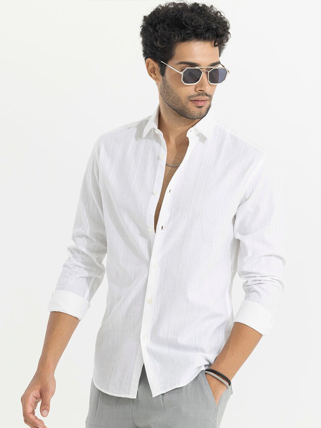 

Snitch White Classic Slim Fit Opaque Pure Cotton Casual Shirt