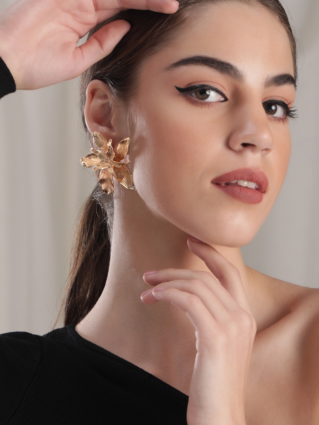 

Rubans Voguish Gold-Plated Blossom Floral Stud Earrings